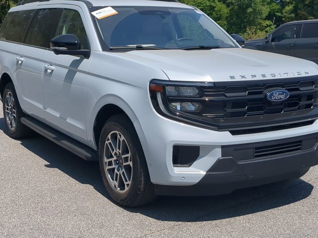 Certified 2025 Ford Expedition Max Active AWD/4WD image 10