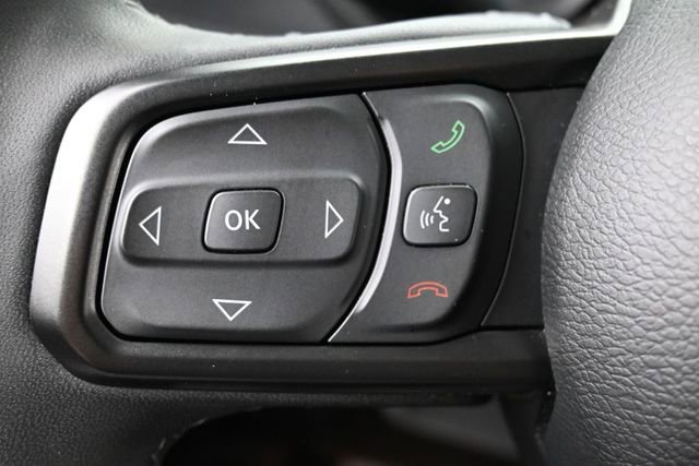 Used 2025 Jeep Gladiator Sport AWD/4WD image 16