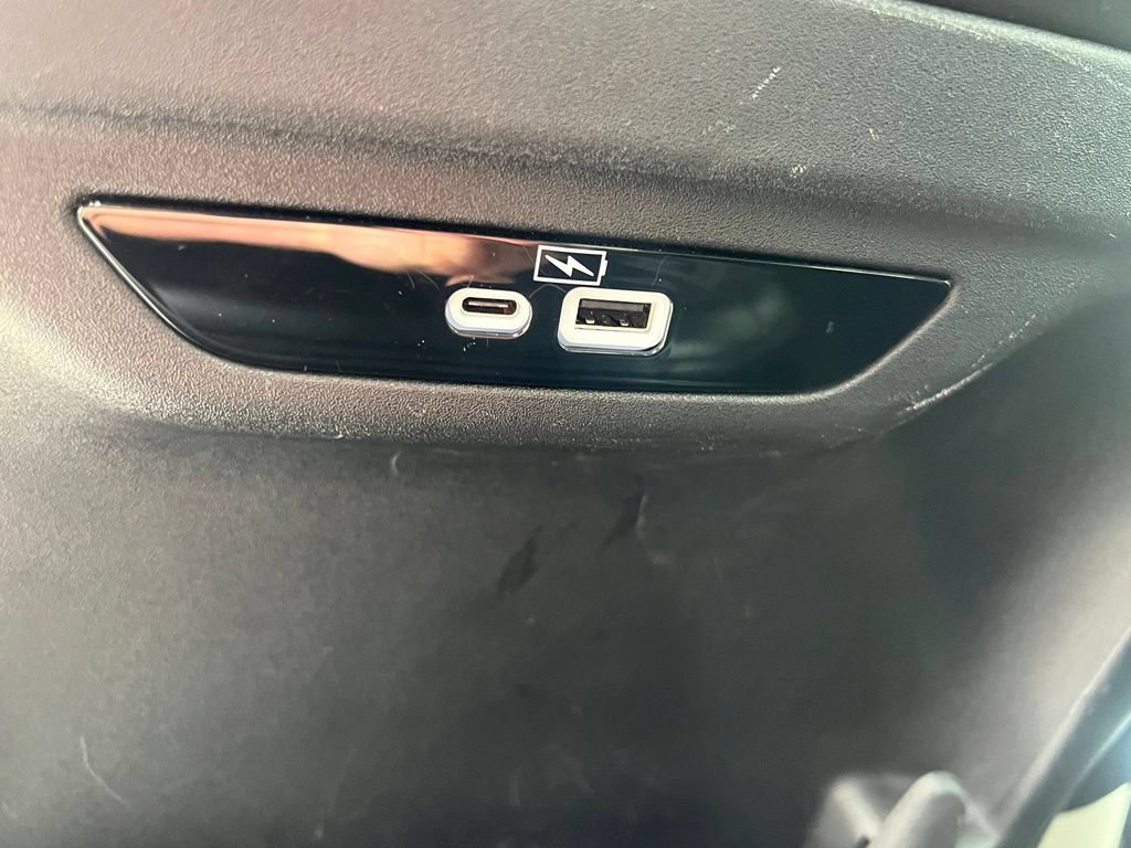 Used 2023 Chrysler Pacifica Touring-L FWD image 36
