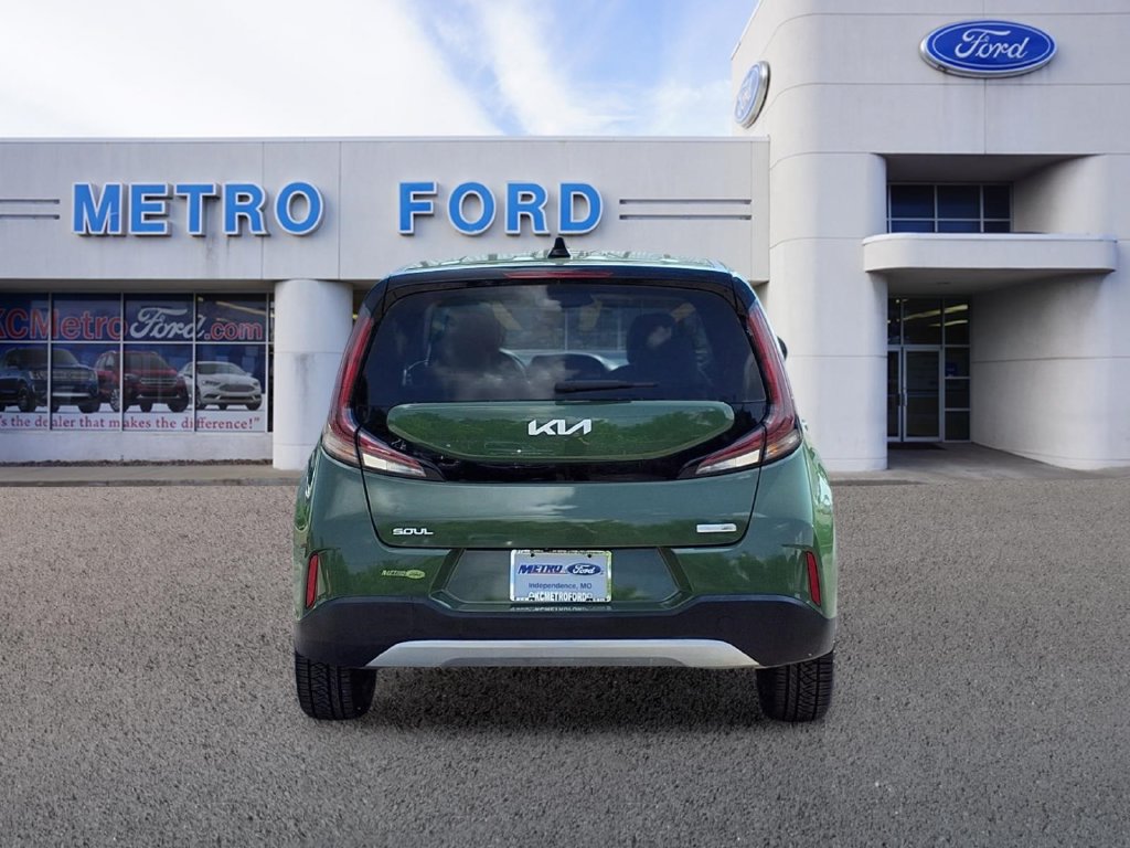 Used 2023 Kia Soul EX FWD image 4