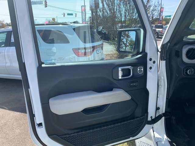 Used 2021 Jeep Gladiator Overland image 11