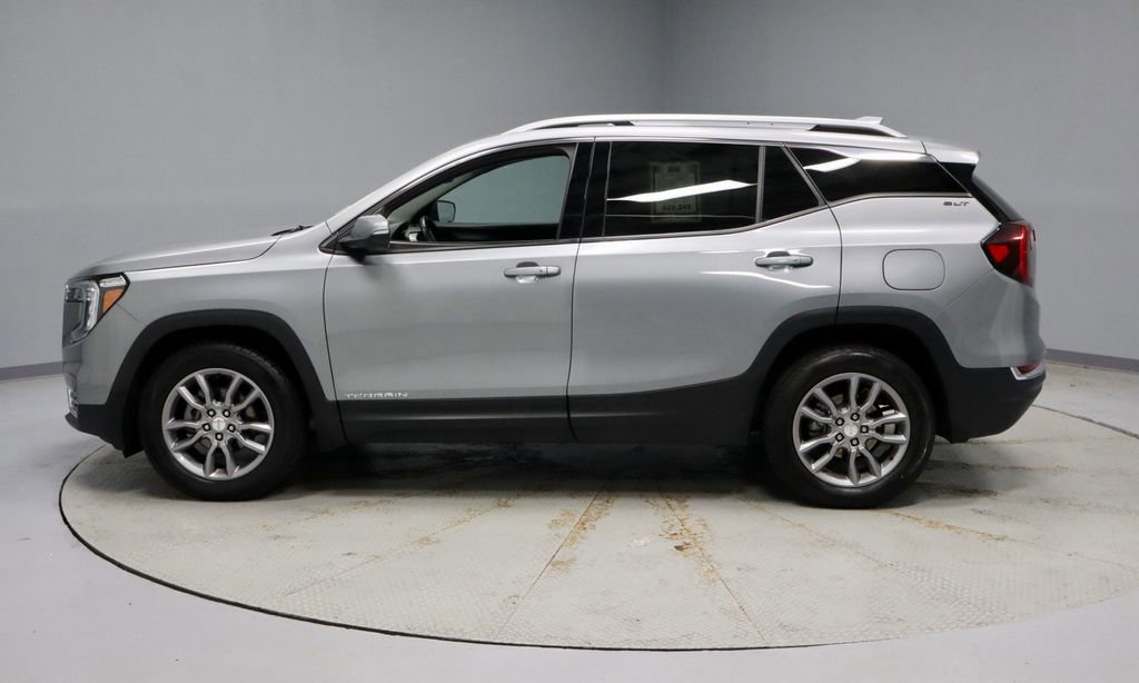 Used 2024 GMC Terrain SLT AWD/4WD image 7