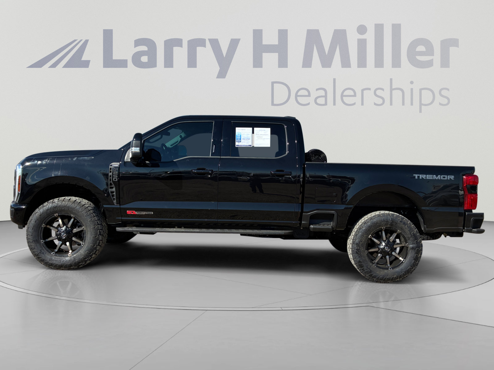 Certified 2024 Ford F250 Lariat w/ Lariat Ultimate Package AWD/4WD image 2