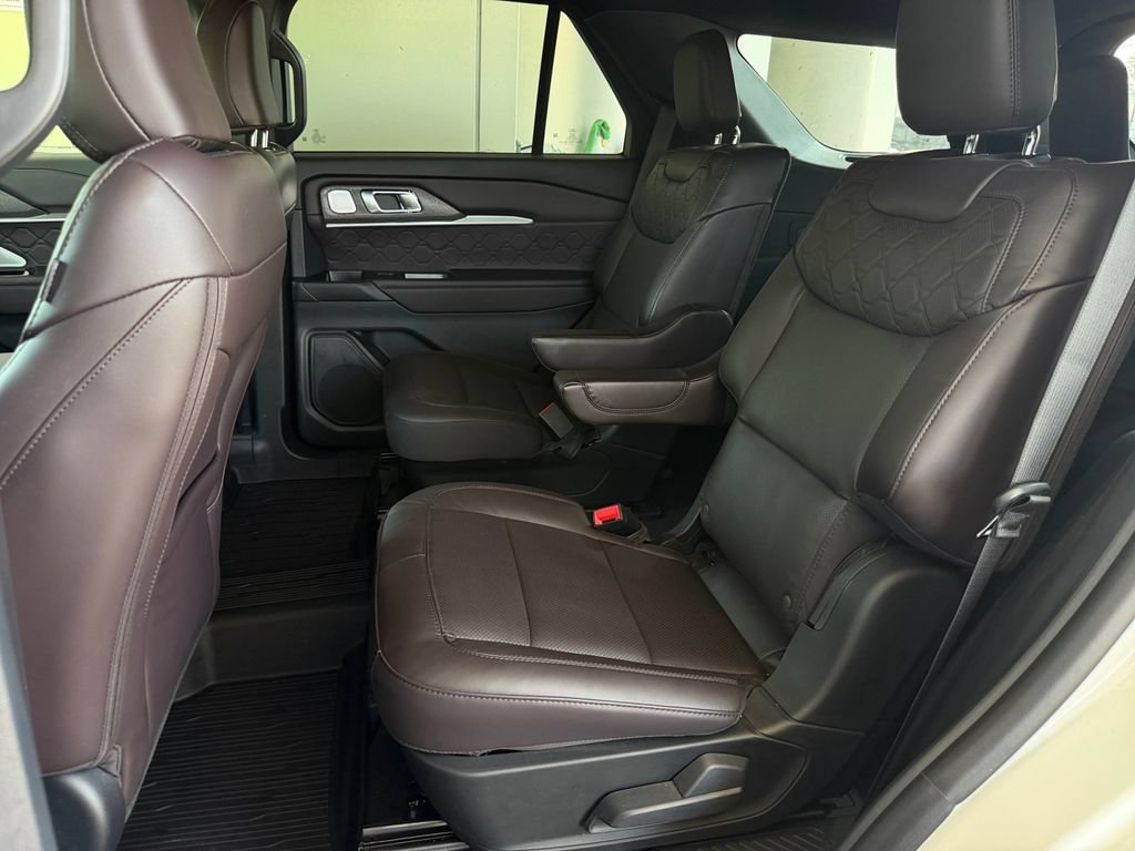 Certified 2025 Ford Explorer Platinum w/ Ultimate Package AWD/4WD image 22