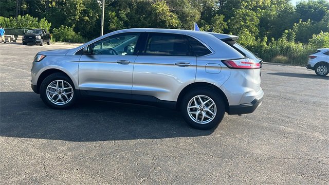 Certified 2023 Ford Edge SEL w/ Convenience Package image 2