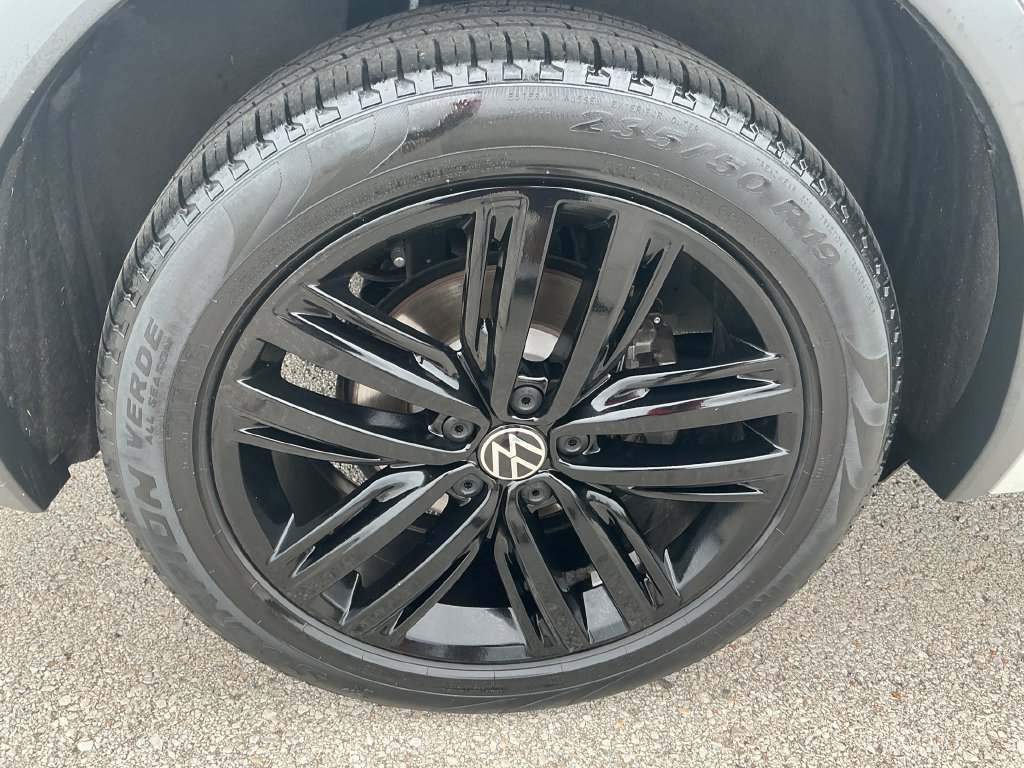 Used 2022 Volkswagen Tiguan SE R-Line AWD/4WD image 11