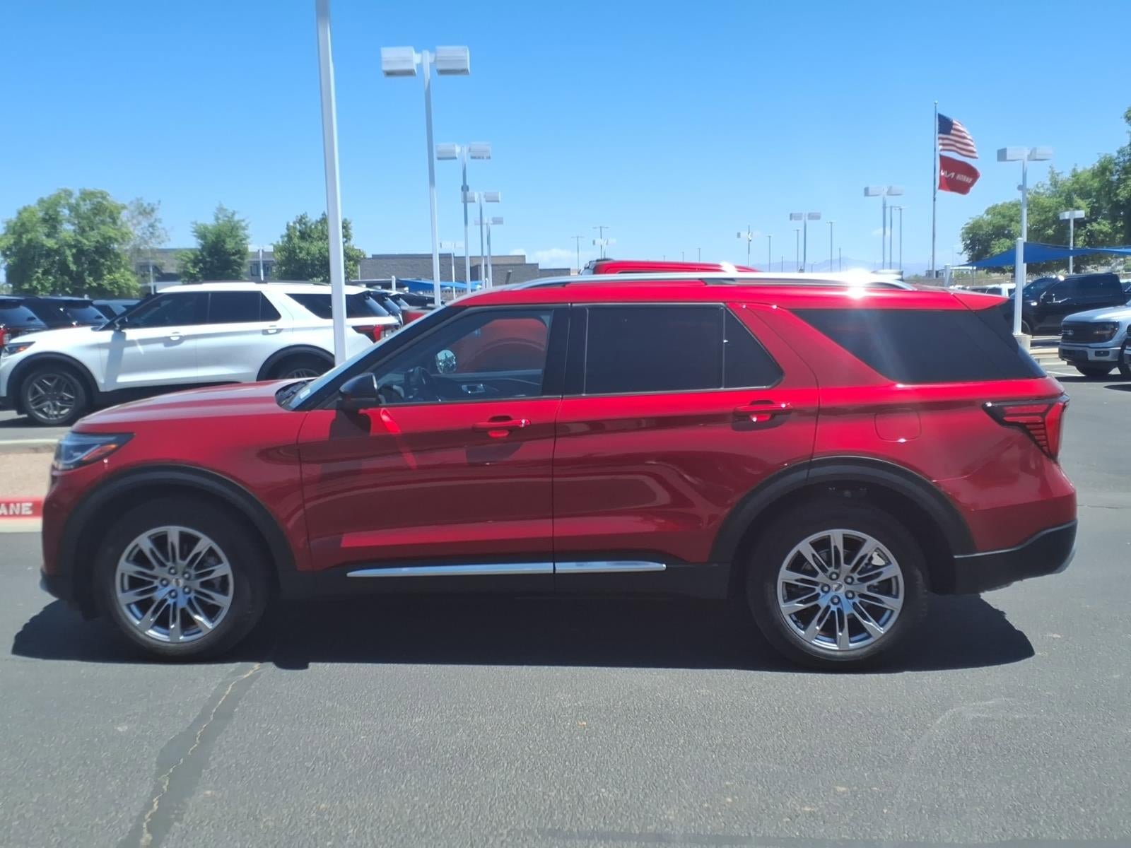 Certified 2025 Ford Explorer Platinum AWD/4WD image 7