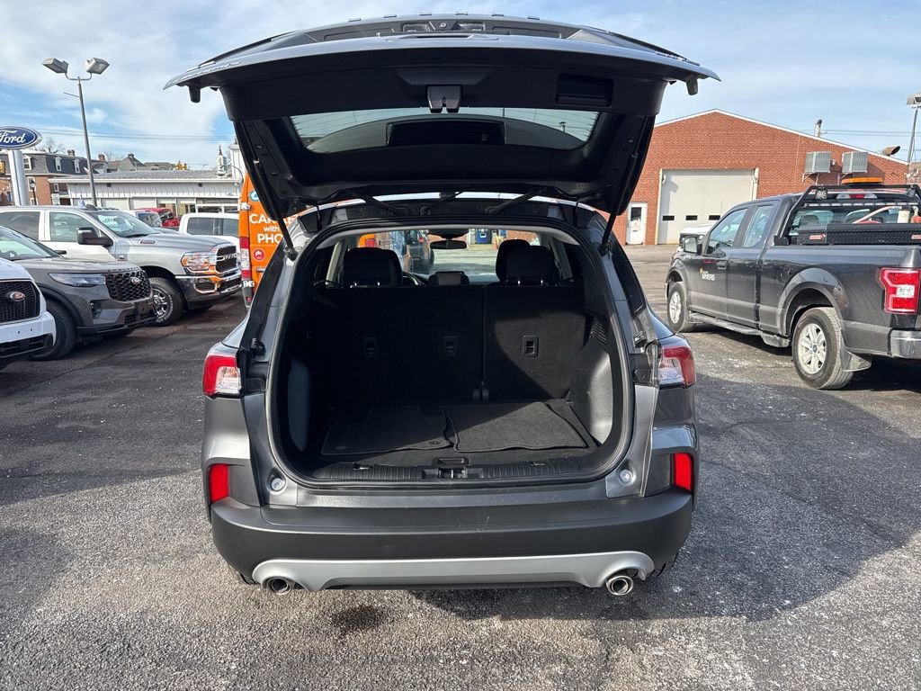 Certified 2022 Ford Escape SE w/ Cold Weather Package image 11