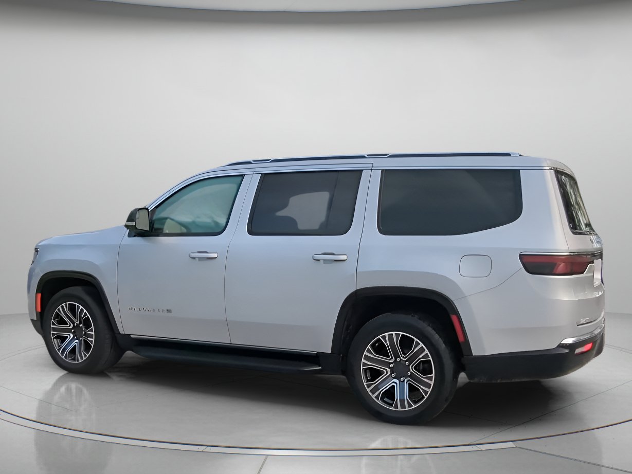 Used 2024 Jeep Wagoneer Series II w/ Flexible Seating Group RWD image 20
