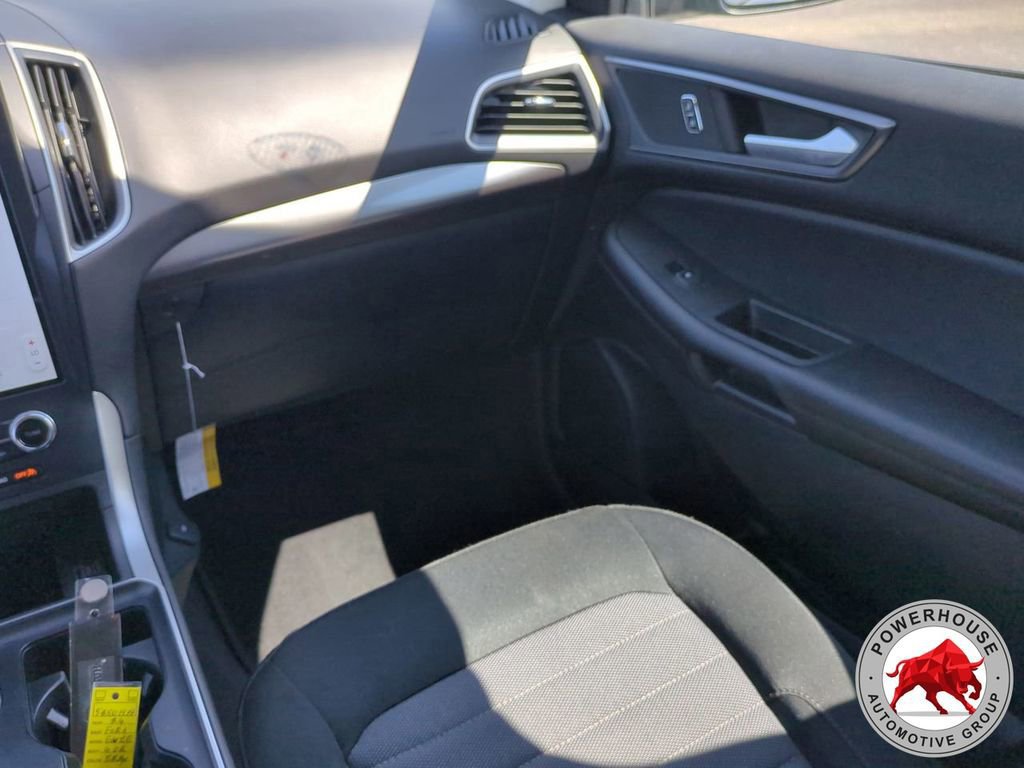 Certified 2024 Ford Edge SE image 18