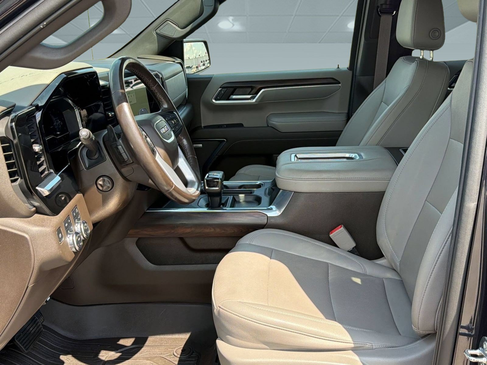 Used 2022 GMC Sierra 1500 SLT AWD/4WD image 5