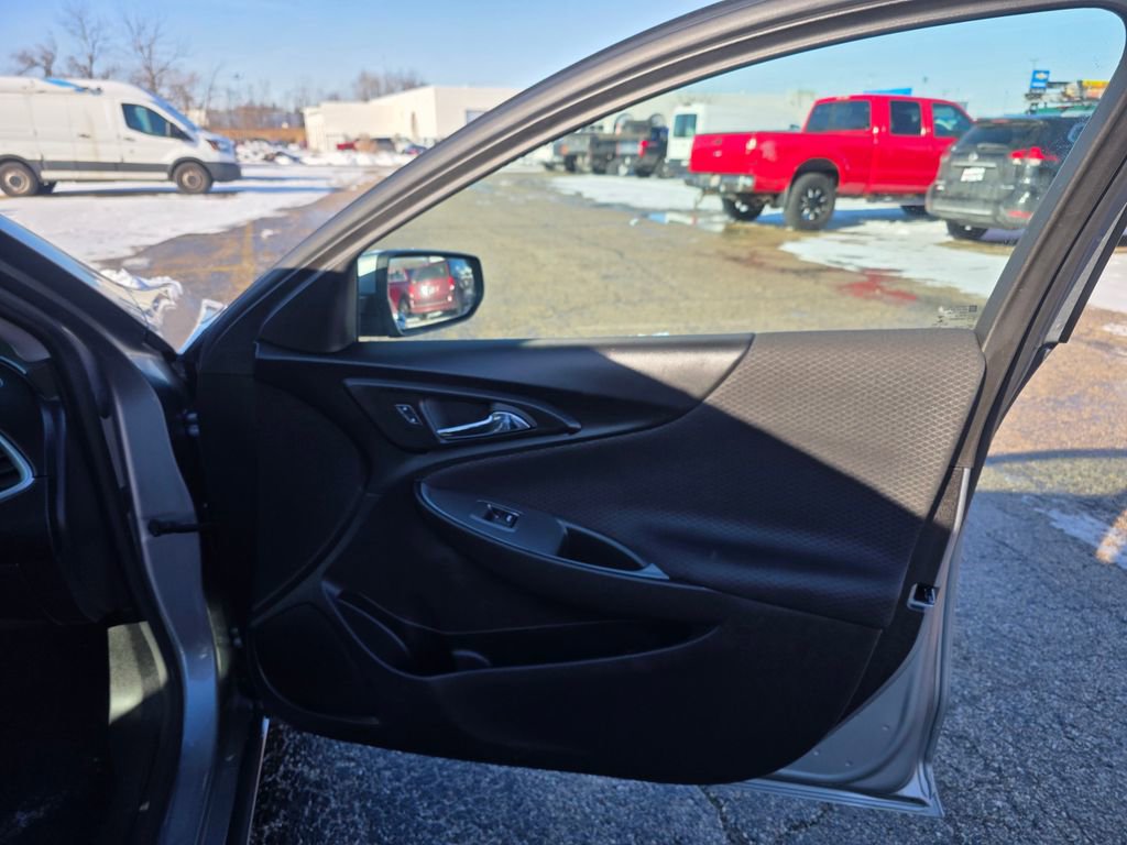 Used 2024 Chevrolet Malibu LT image 28