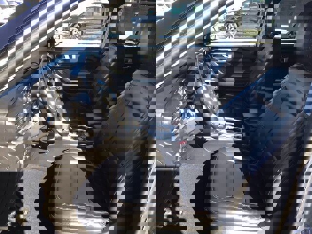 Certified 2022 Ford Explorer XLT w/ Equipment Group 202A image 8