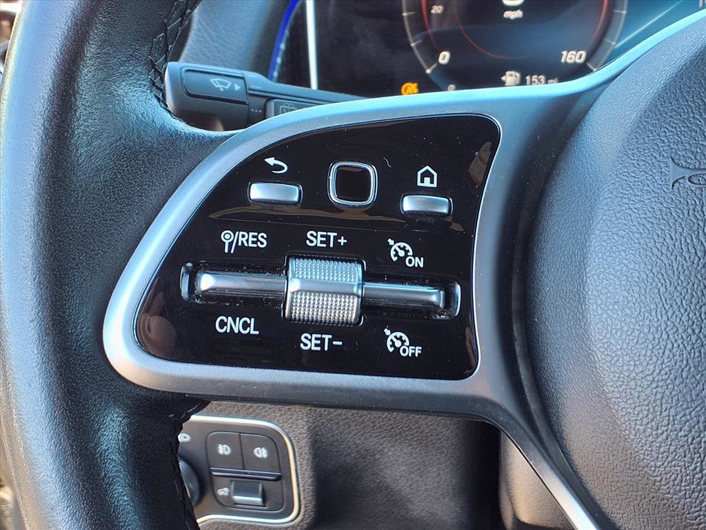 Used 2021 Mercedes-Benz GLB 250 4MATIC image 23