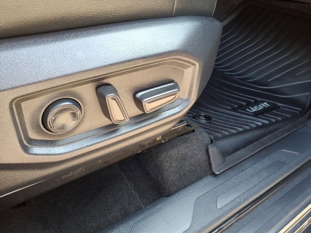 Used 2022 Toyota Tundra Limited w/ Power Package image 10