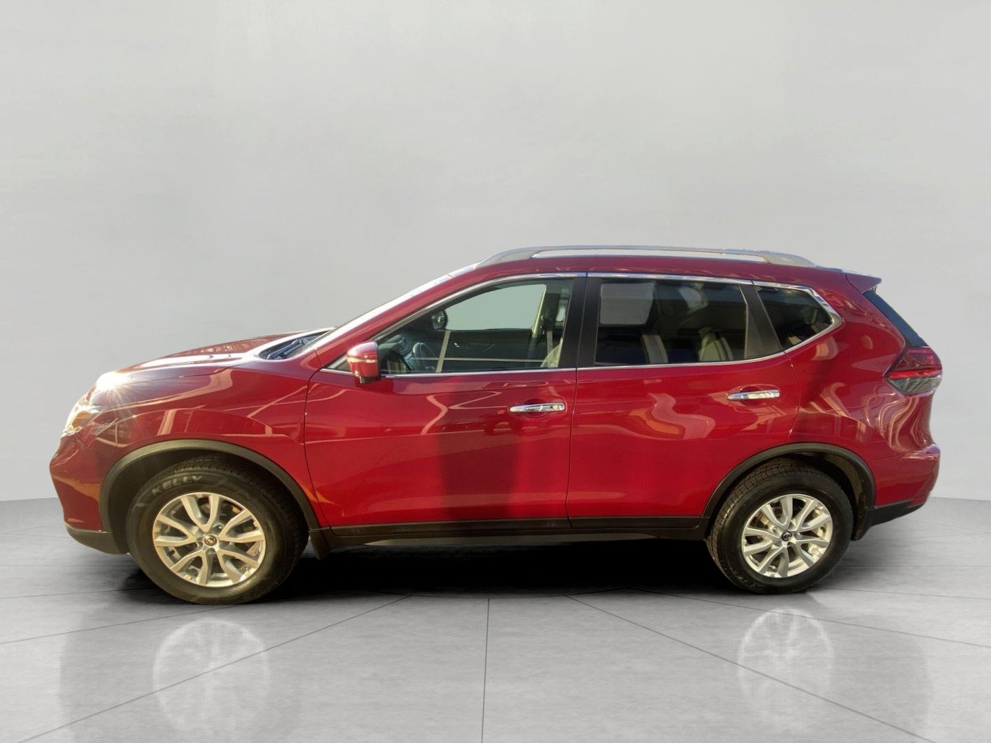 Used 2017 Nissan Rogue SV w/ Sun & Sound Touring Package AWD/4WD image 5