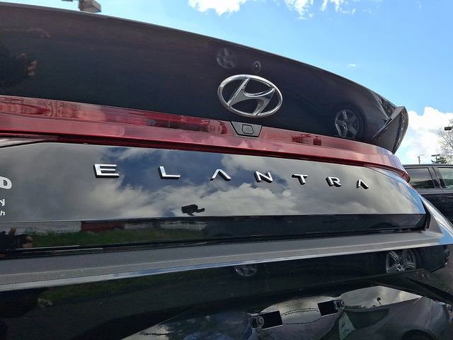 Used 2023 Hyundai Elantra SEL w/ Convenience Package FWD image 30