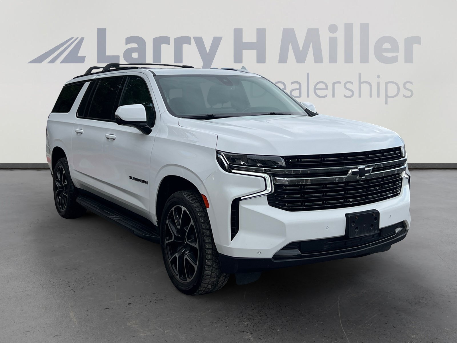 Used 2021 Chevrolet Suburban RST w/ Luxury Package AWD/4WD image 7