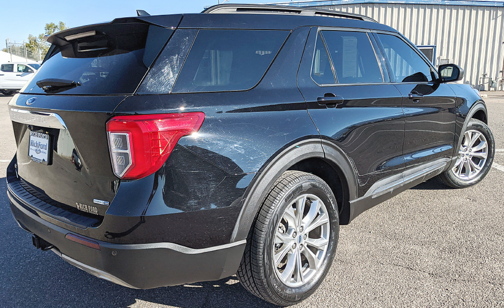 Certified 2020 Ford Explorer XLT w/ Equipment Group 202A AWD/4WD image 3