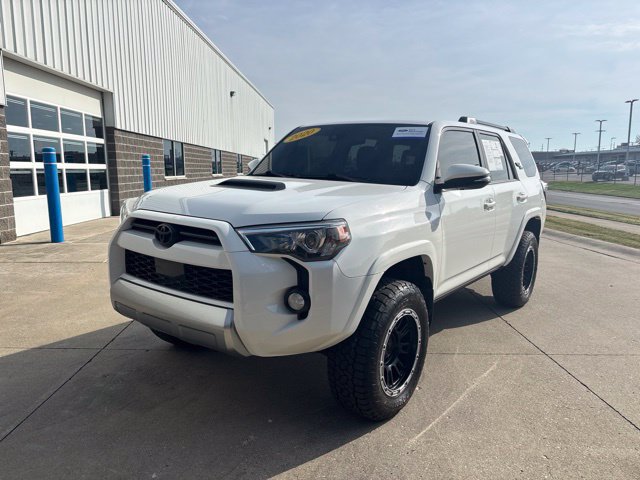 Used 2020 Toyota 4Runner TRD Off-Road Premium w/ Moonroof Package AWD/4WD image 5