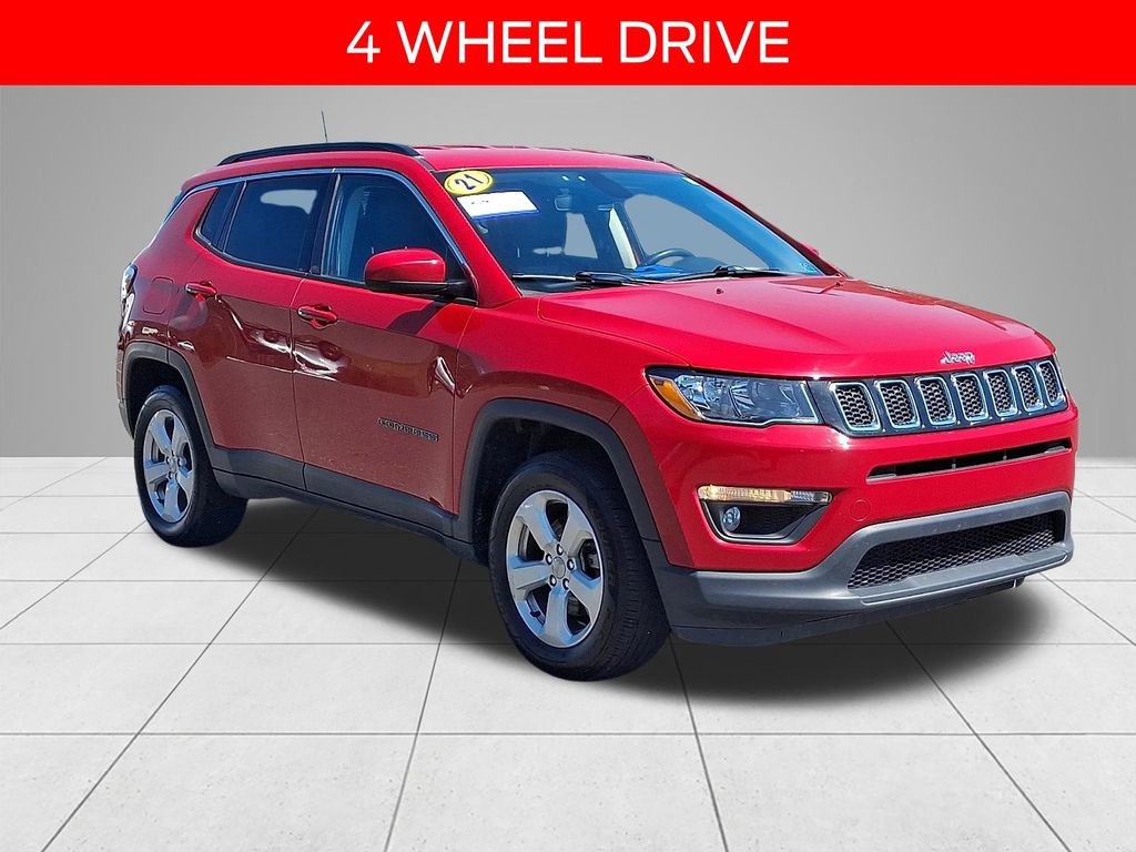 Used 2021 Jeep Compass Latitude w/ Trailer Tow Group AWD/4WD image 3