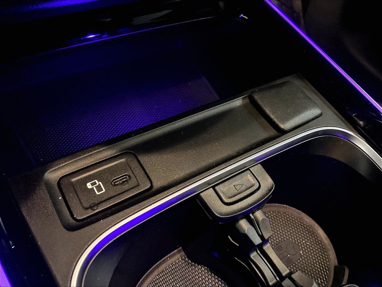 Used 2022 Mercedes-Benz EQB 300 4MATIC image 31