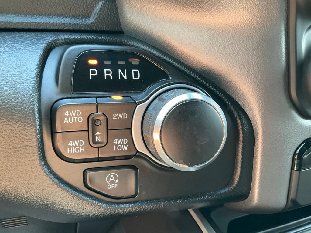 Used 2022 RAM 1500 Big Horn w/ Night Edition AWD/4WD image 9