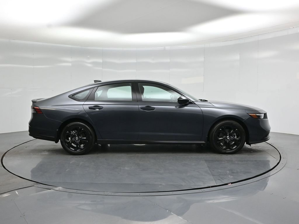 Used 2025 Honda Accord SE image 19
