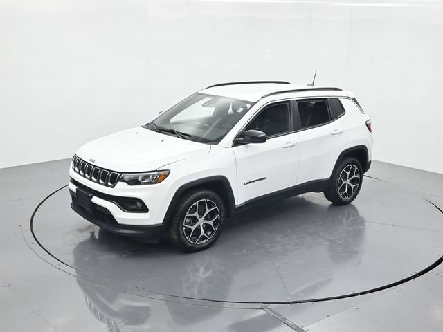 Used 2024 Jeep Compass Latitude AWD/4WD image 44