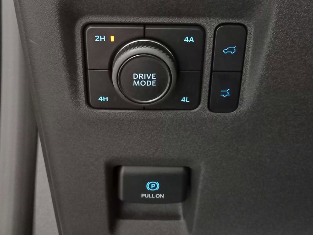 Certified 2025 Ford Expedition Active AWD/4WD image 26
