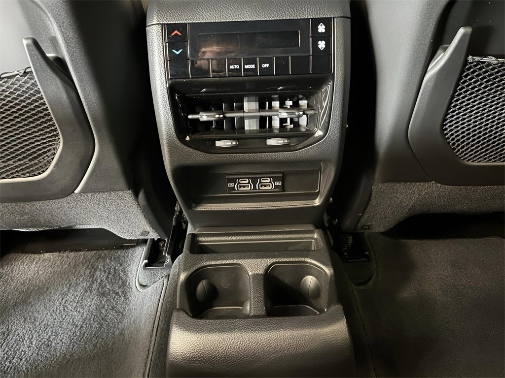 Used 2024 Jeep Grand Cherokee L Laredo image 17