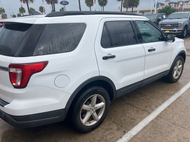 Certified 2018 Ford Explorer FWD image 4