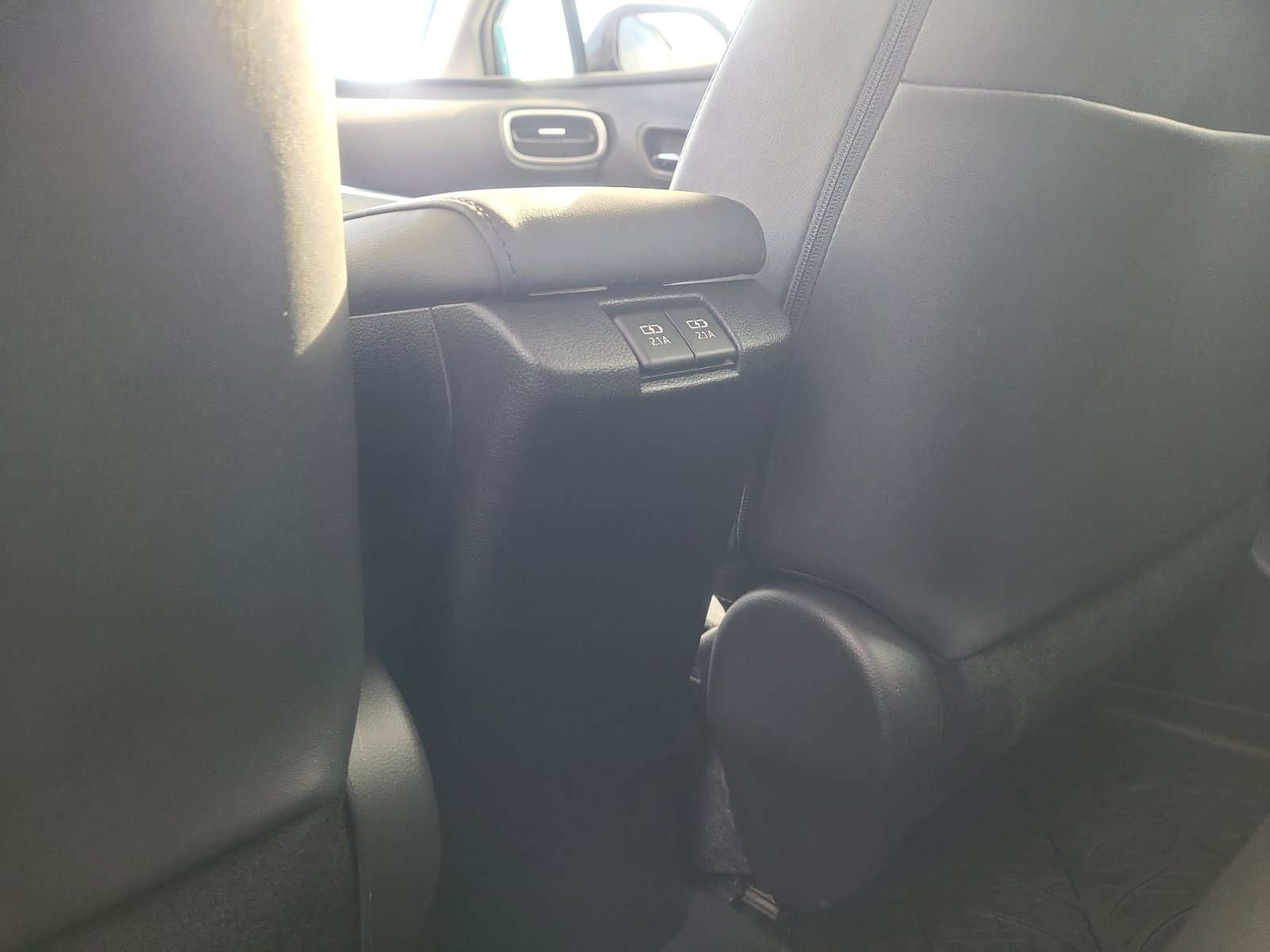 Used 2020 Toyota Prius Prime Limited image 32