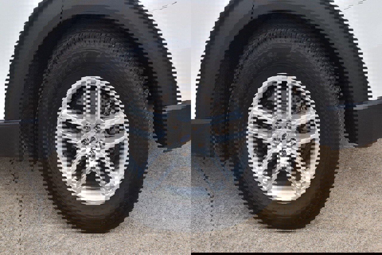 Certified 2025 Ford Explorer Active image 14