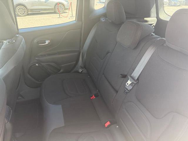 Used 2017 Jeep Renegade Altitude AWD/4WD image 13