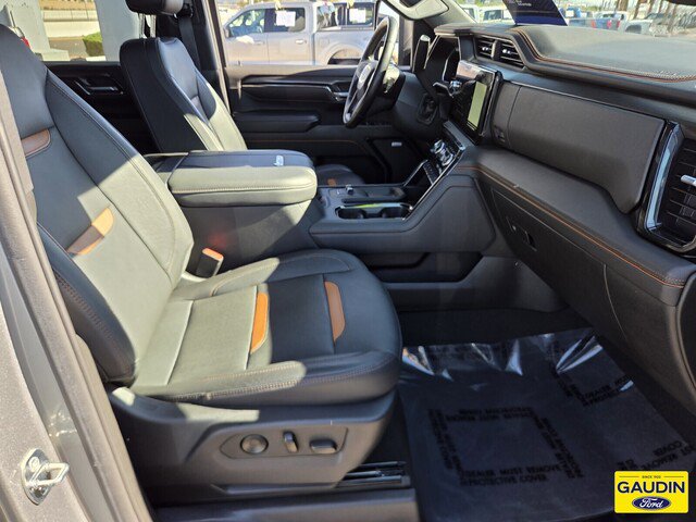 Used 2024 GMC Sierra 2500 AT4 w/ AT4 Premium Plus Package AWD/4WD image 16