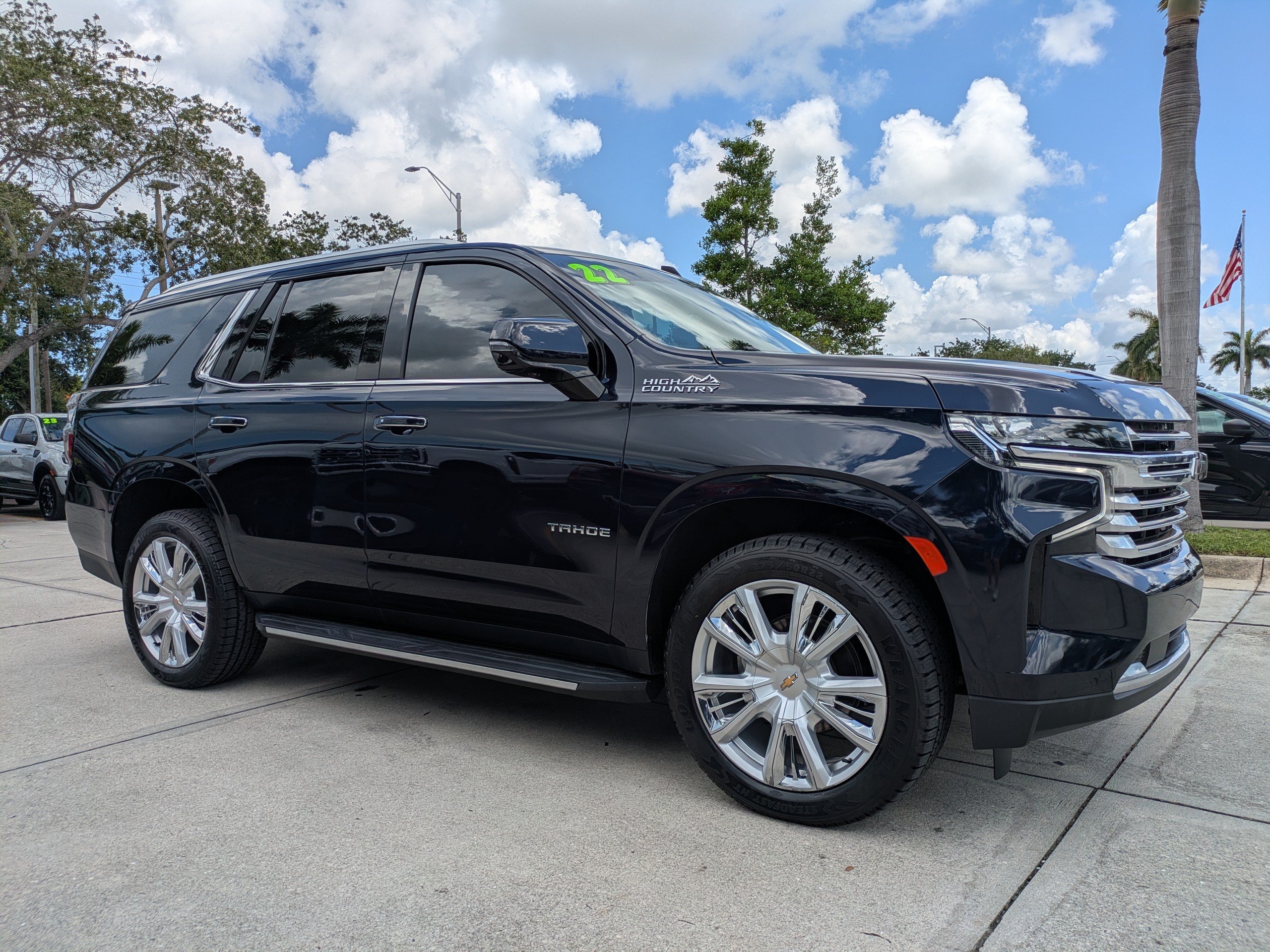 Used 2022 Chevrolet Tahoe High Country RWD image 2
