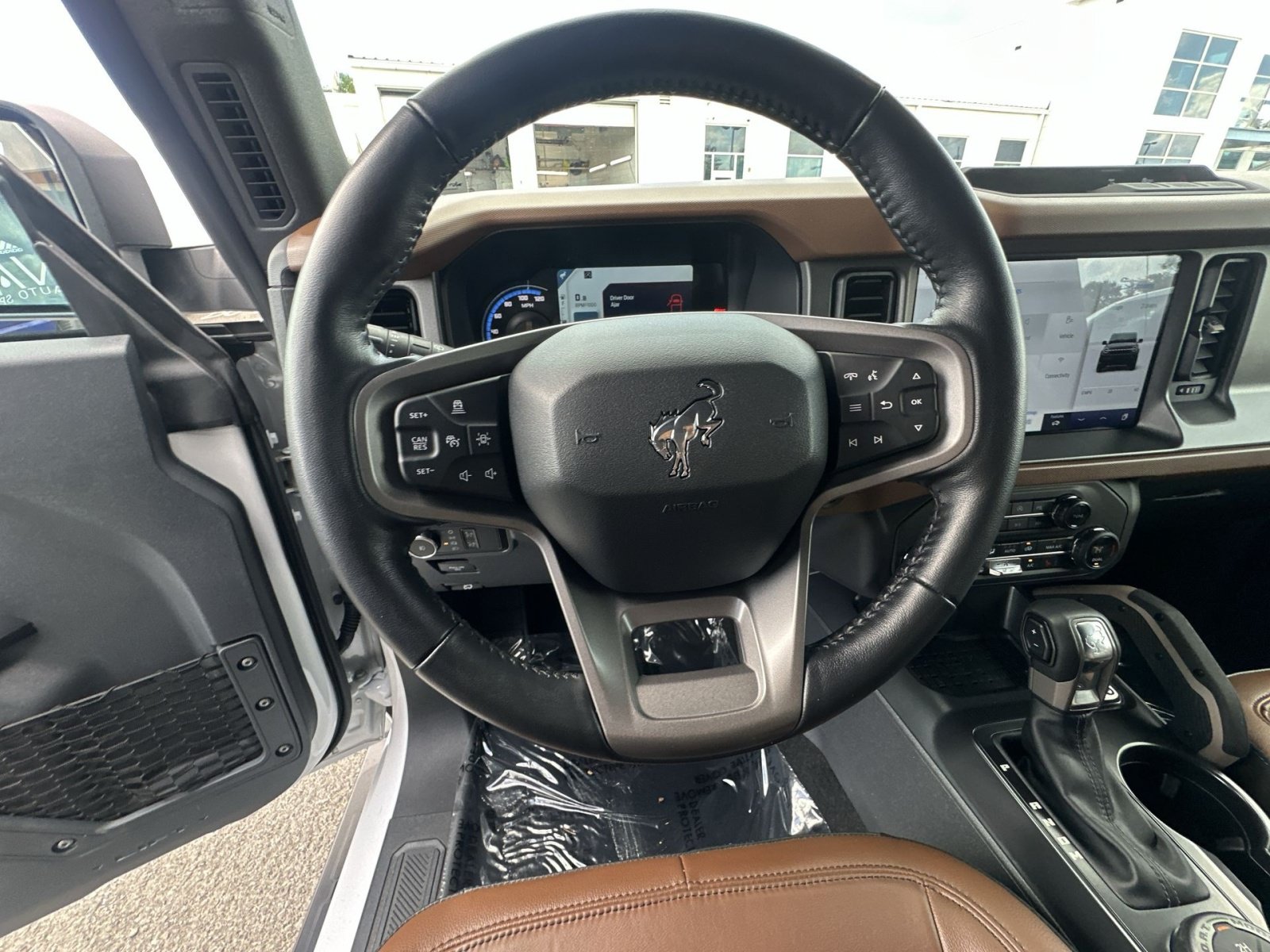 Certified 2024 Ford Bronco Outer Banks AWD/4WD image 32