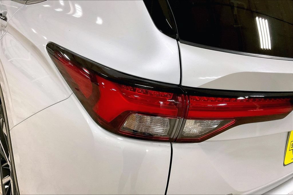 Used 2023 Mitsubishi Outlander SE AWD/4WD image 28