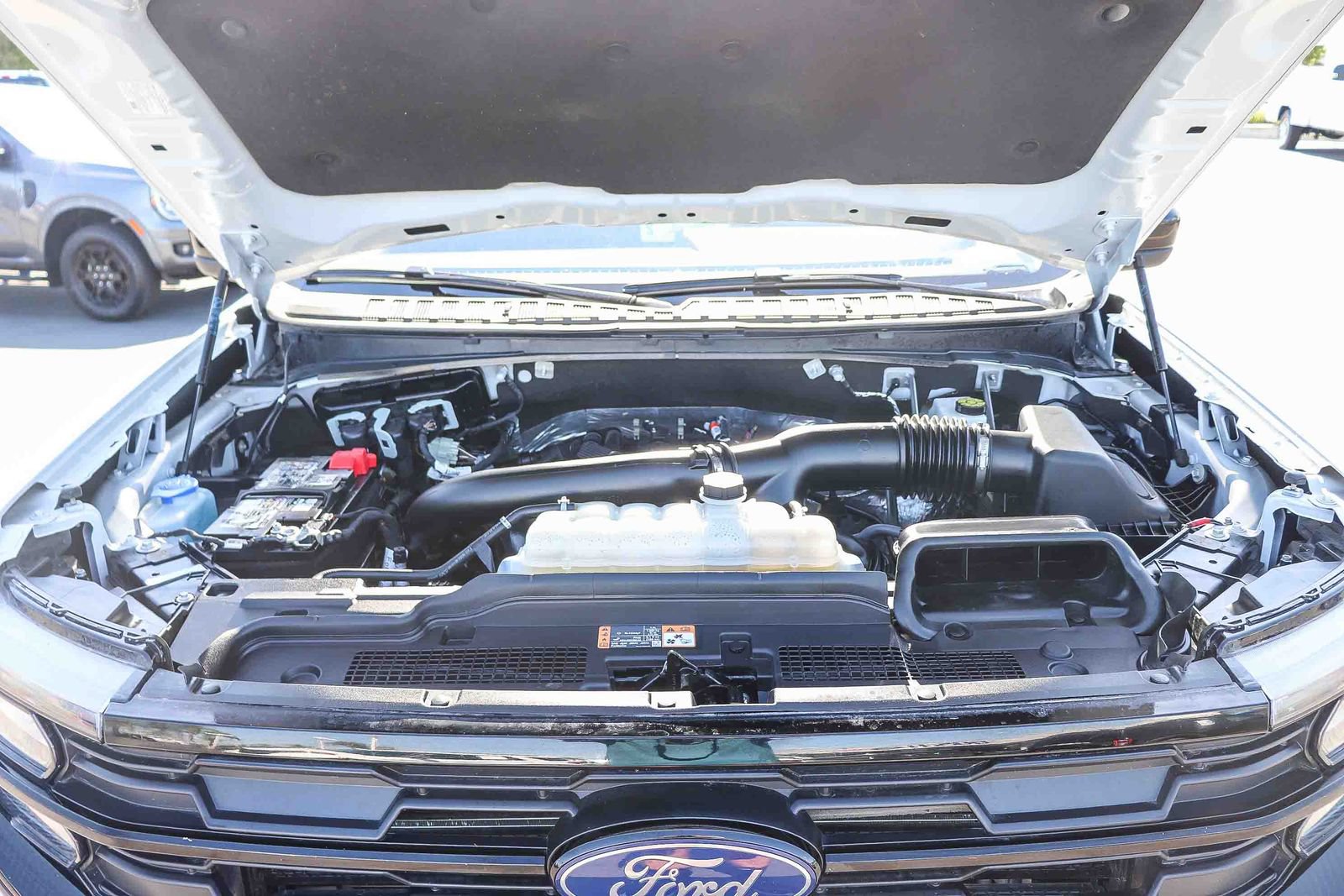 Certified 2025 Ford Expedition Active AWD/4WD image 29