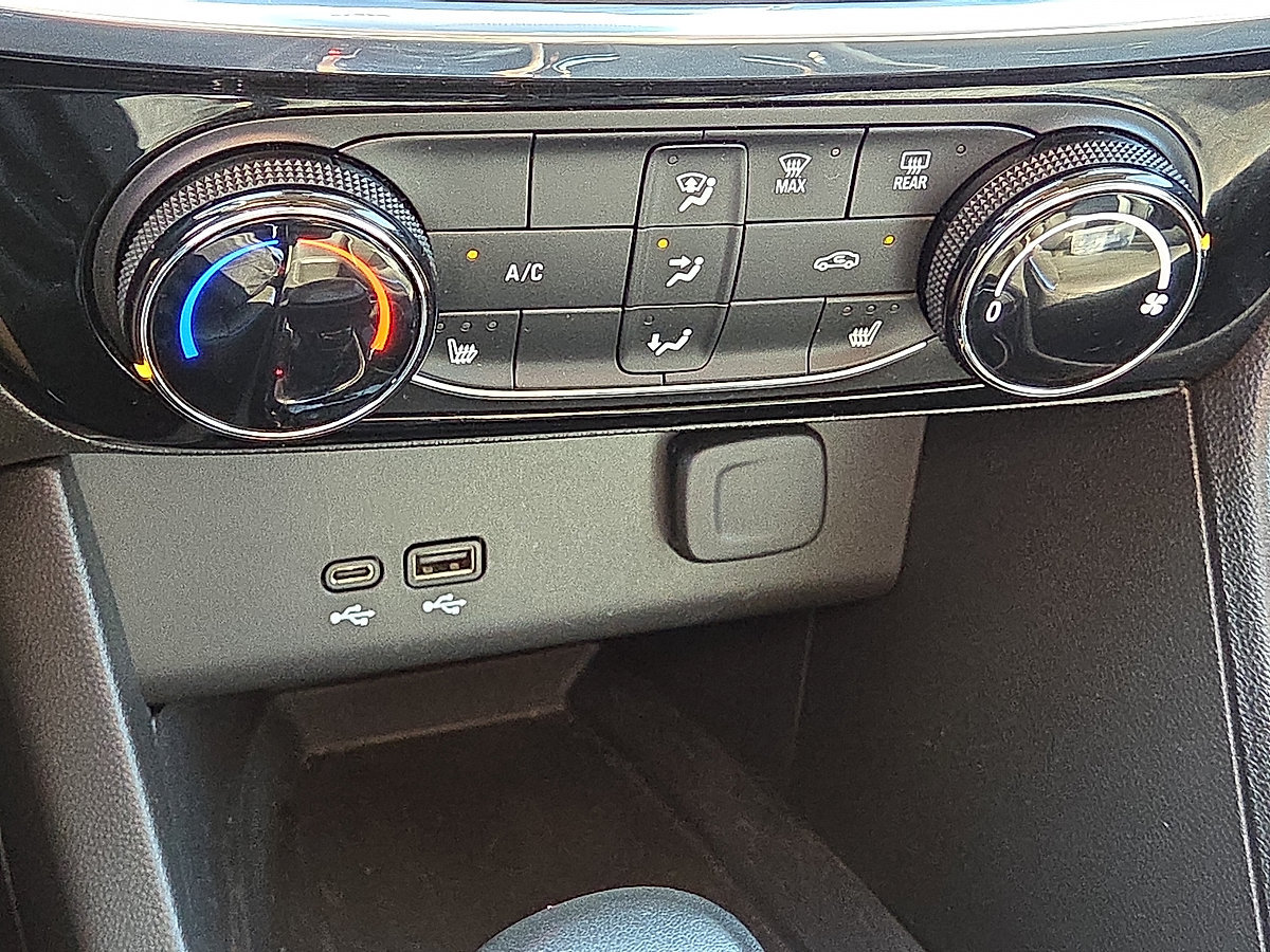 Used 2025 Buick Encore GX Sport Touring w/ Comfort Package FWD image 25