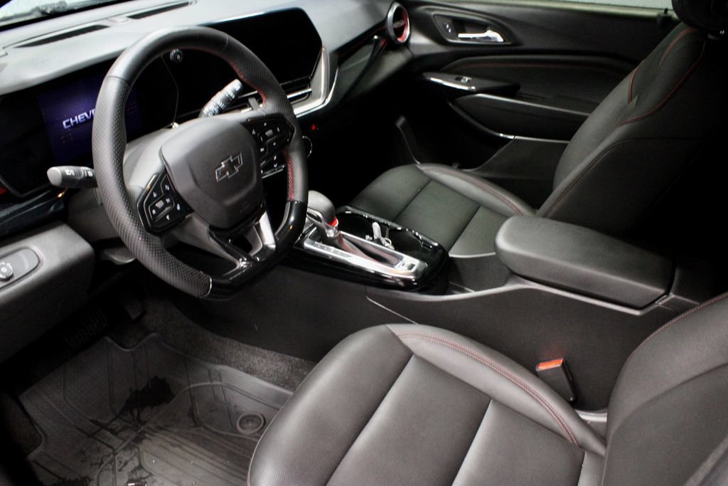 Used 2024 Chevrolet Trax RS FWD image 22