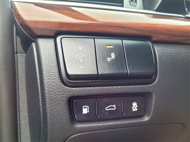 Used 2019 Kia Cadenza Premium image 19
