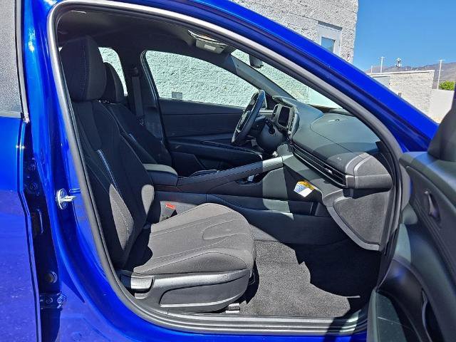 Used 2025 Hyundai Elantra Sport FWD image 39