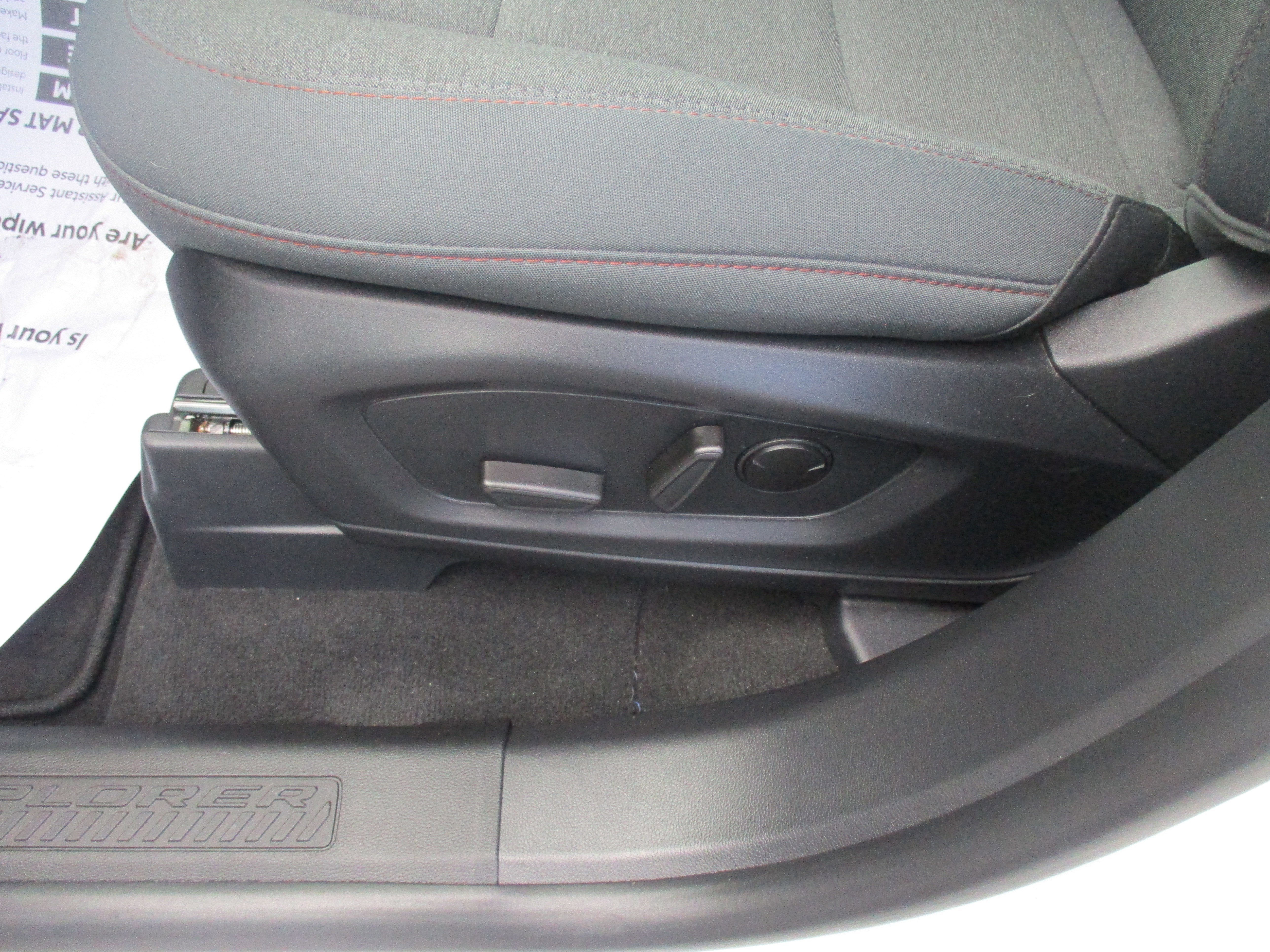 Certified 2025 Ford Explorer Active image 15