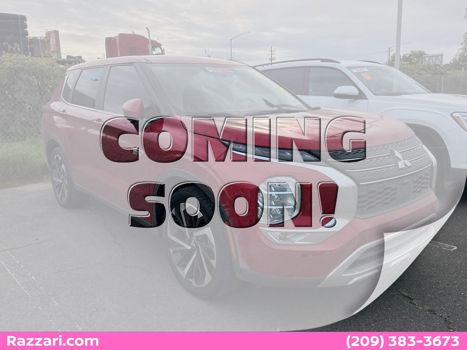 Used 2023 Mitsubishi Outlander SE image 1