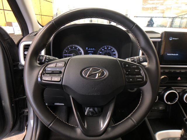 Used 2022 Hyundai Venue Limited w/ Cargo Package FWD image 13