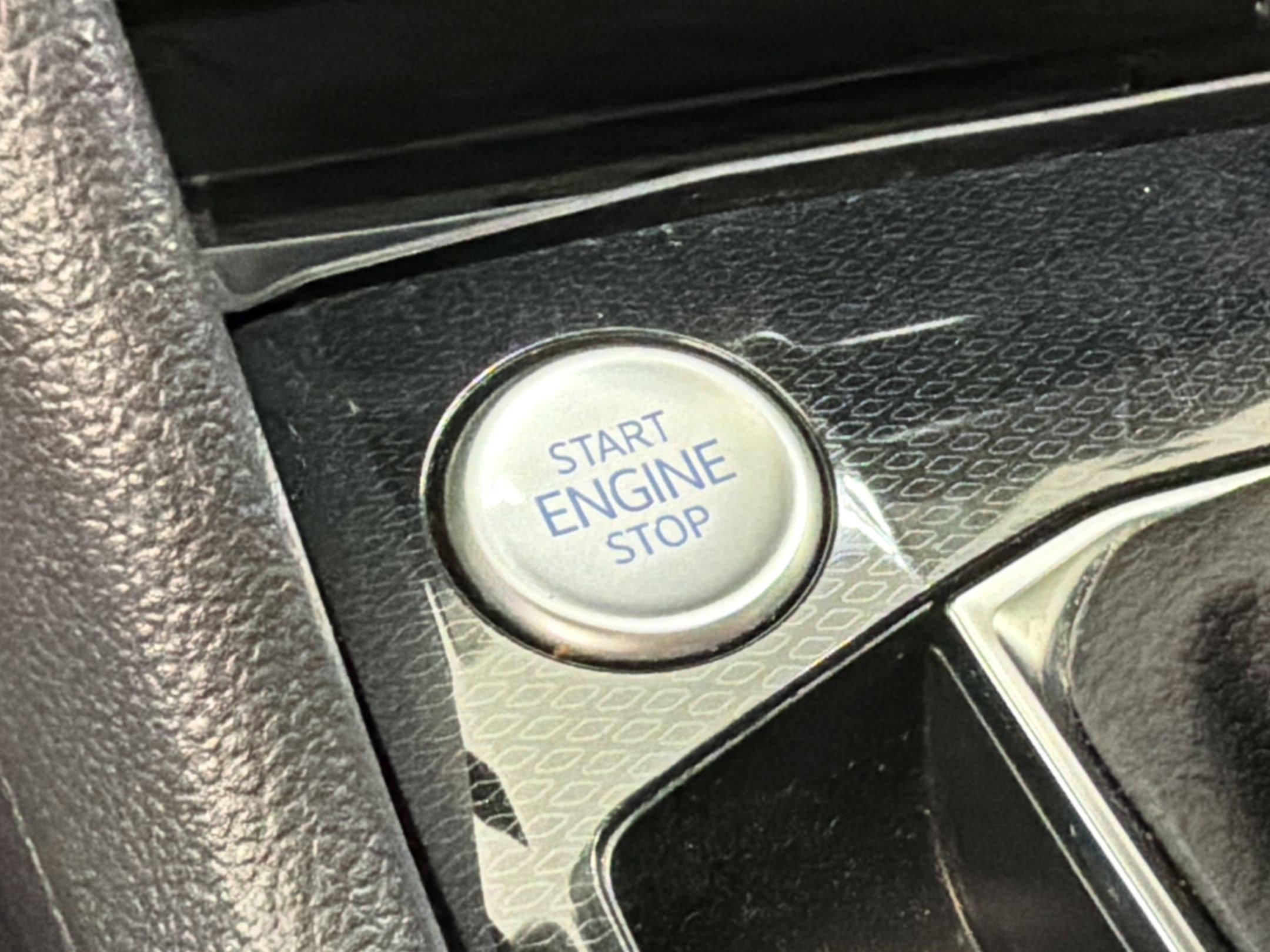 Used 2025 Volkswagen Taos SE FWD image 25