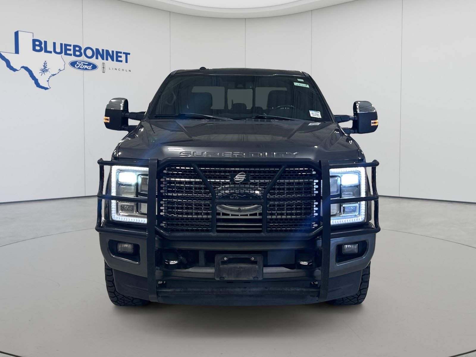 Certified 2018 Ford F350 Platinum w/ Platinum Ultimate Package AWD/4WD image 2