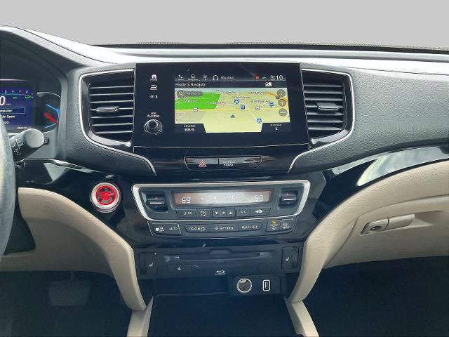 Used 2022 Honda Pilot Touring image 11